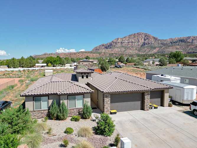 1239 E Manzanita DR Apple Valley, UT 84737