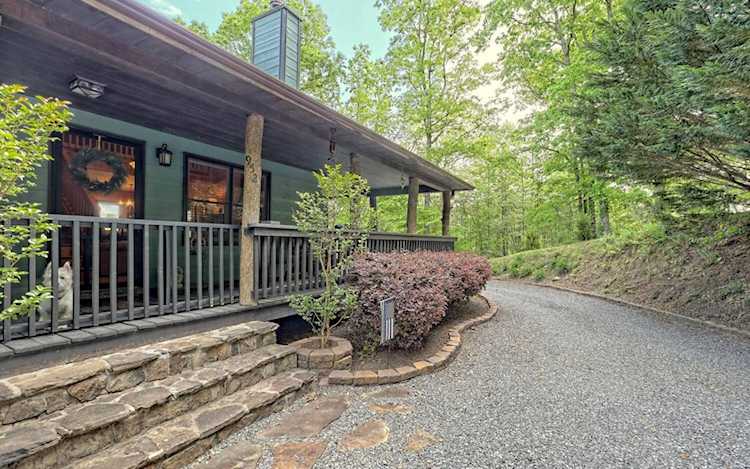 952 Conners Ridge Rd Young Harris, GA 30582