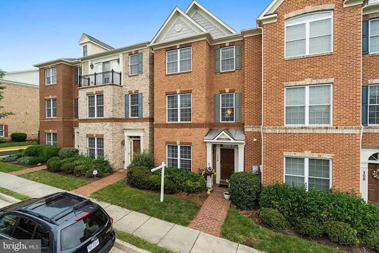 110 Quietwalk Ln Herndon, VA 20170