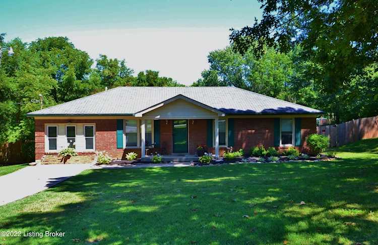 226 Oakrun Dr Mt Washington, KY 40047