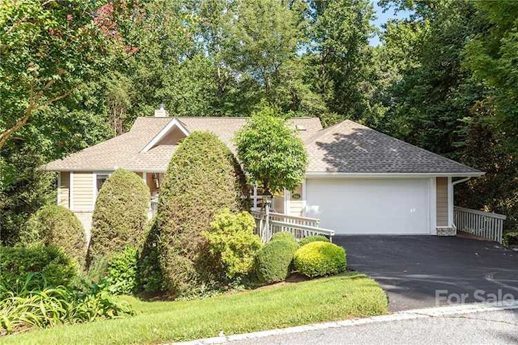 701 Blossom Ln Flat Rock, NC 28731