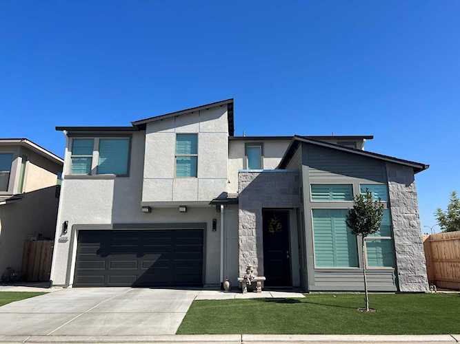 3345 W Florence Visalia, CA 93277 | MLS 217429 Photo 1