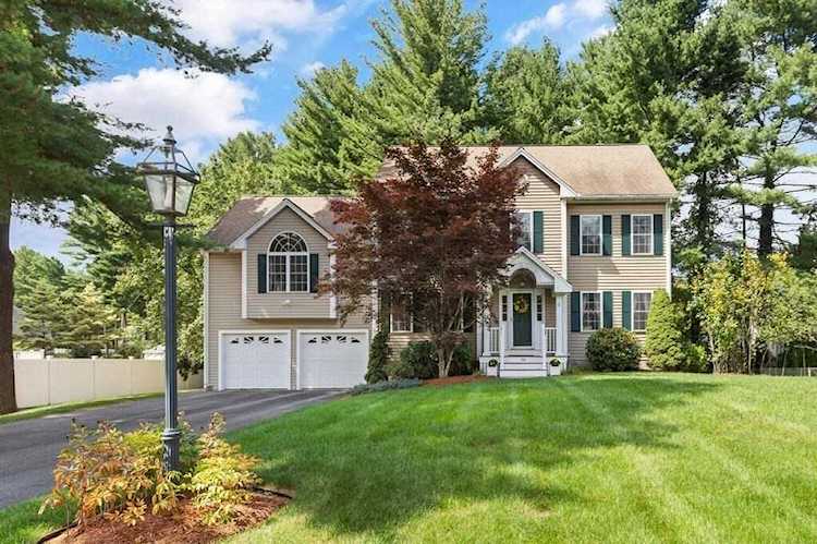 90 Jennie's Way Tewksbury, MA 01876