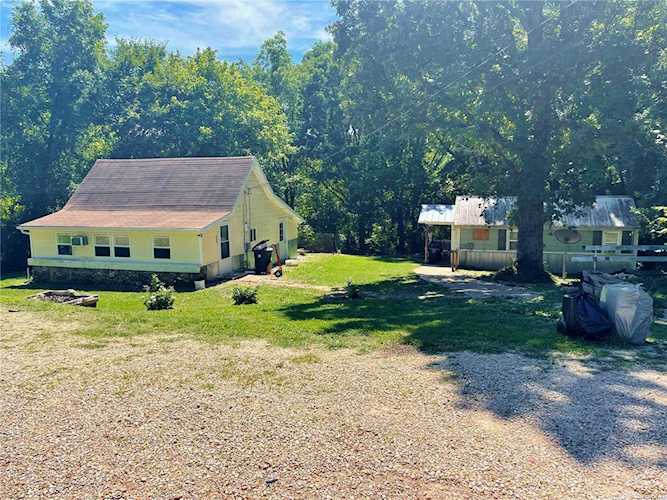 229 Olga St St James, MO 65559