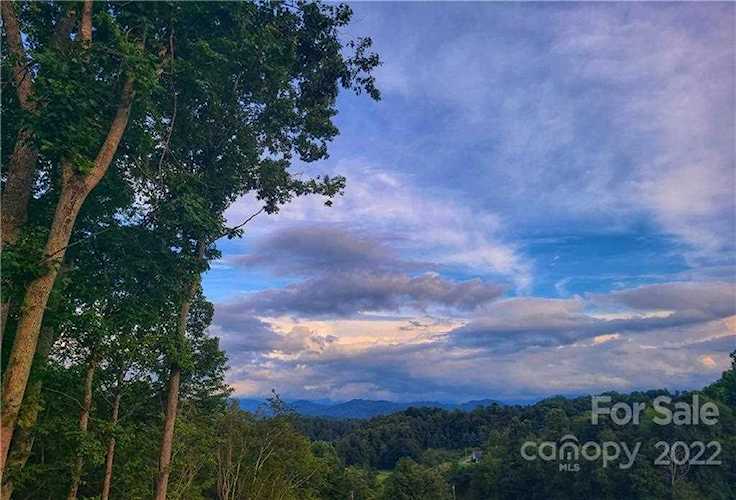 141 Sunrise Dr Mars Hill, NC 28754