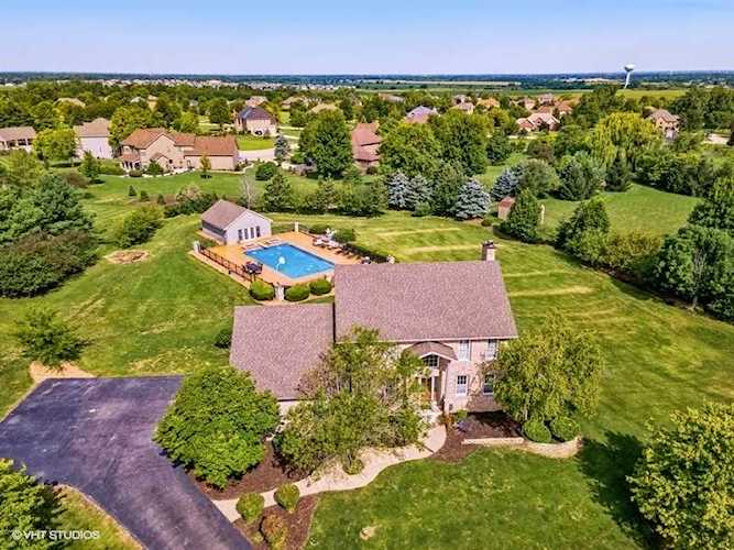 5375 Half Round Rd Oswego, IL 60543