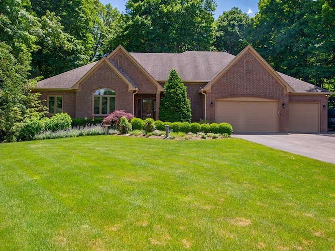 221 Sylvan Dr Noblesville, IN 46060
