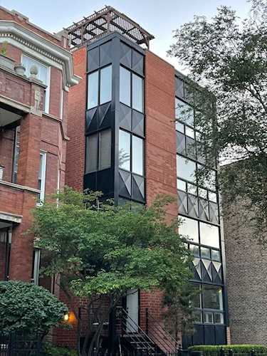 612 W Aldine Ave #4S, Chicago, IL, 60657 - $3,000 / month Photo 1