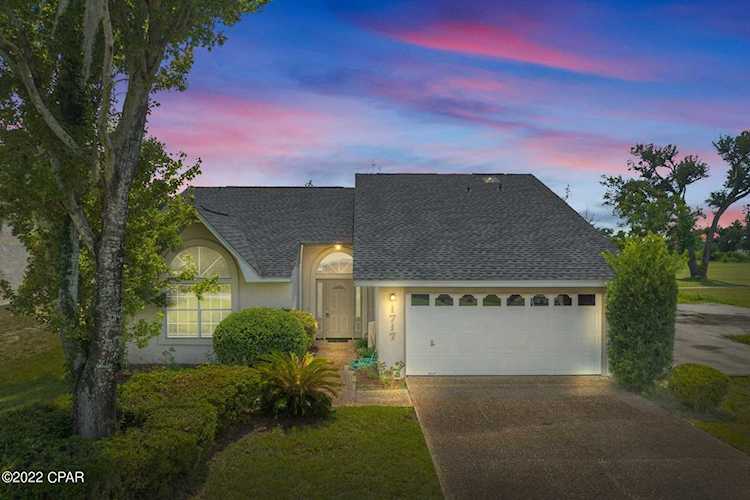 1717 Country Club Dr Lynn Haven, FL 32444