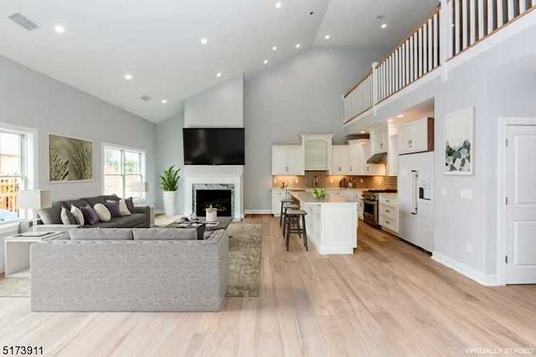18 Dirlam Drive (Chestnut2) Florham Park Boro, NJ Photo 1