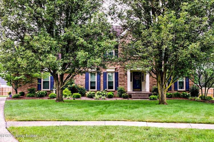 8220 Brookhollow Ct, Louisville, KY 40220 - Brookhollow $382,500 Photo 1