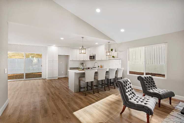 8545 Calle Norte Lemon Grove, CA 91945