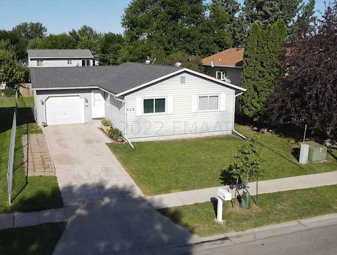 620 22 St E West Fargo, ND 58078 | MLS 22-4348 Photo 1