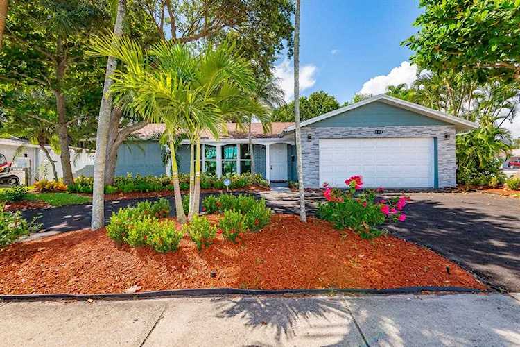 1198 W Camino Real Boca Raton, FL 33486