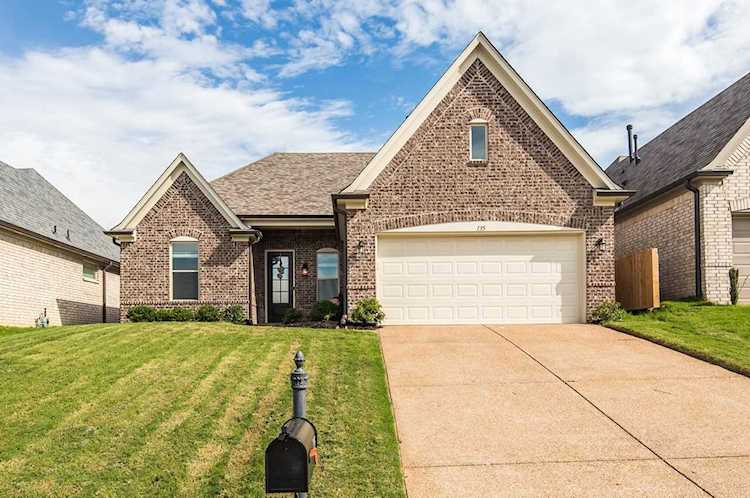 135 Hidden Meadows Ln Oakland, TN 38060