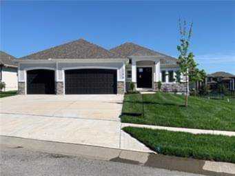 27812 E 134th St Lake Lotawana, MO 64086