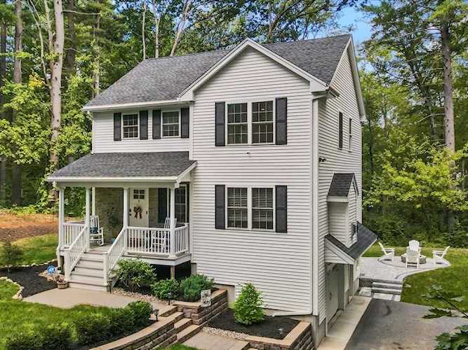 9 Brentwood Road North Reading, MA 01864