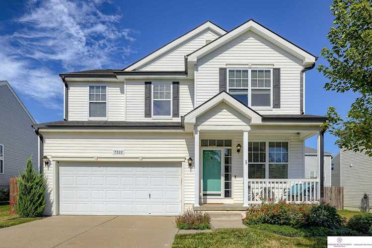 7322 N 107 St Omaha, NE 68122 | MLS 22218085 Photo 1