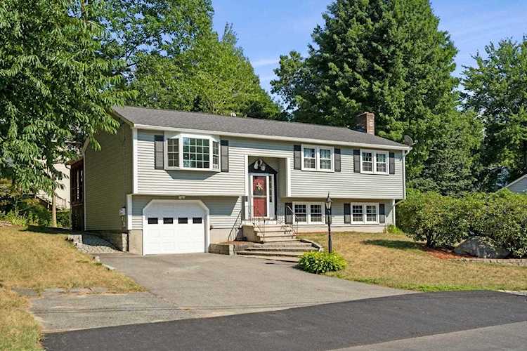 12 Maywood Dr Nashua, NH 03064 | MLS 4924744 Photo 1