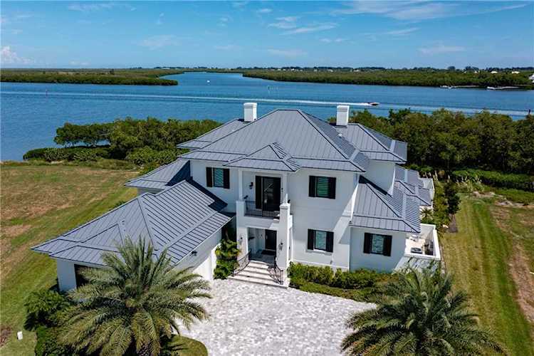 9280 E Marsh Island Dr Vero Beach, FL 32963