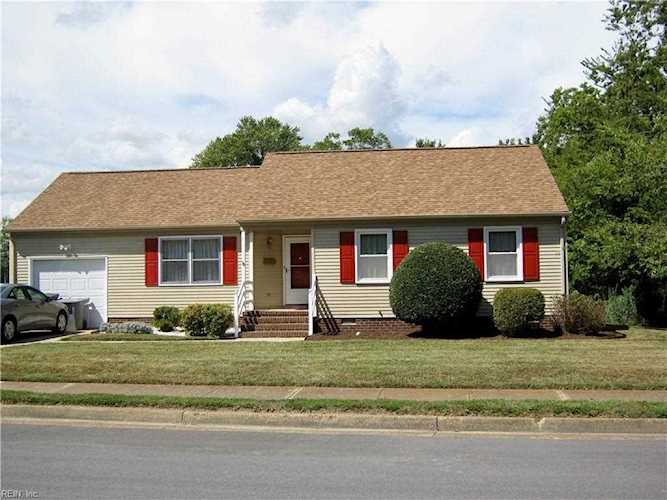 106 Kove Dr Hampton, VA 23669 home for sale, MLS#10455587 - Crescas Real Estate Photo 1