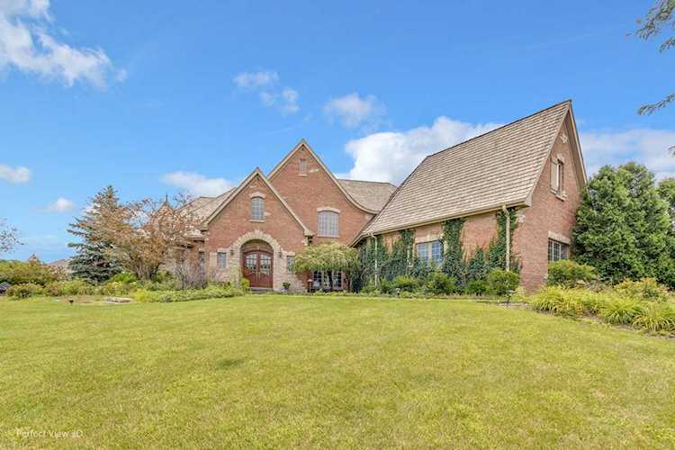 1235 Macalpin Dr Inverness, IL 60010