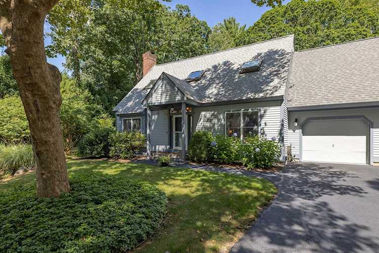 54 Stratham Green Rd Stratham, NH 03885