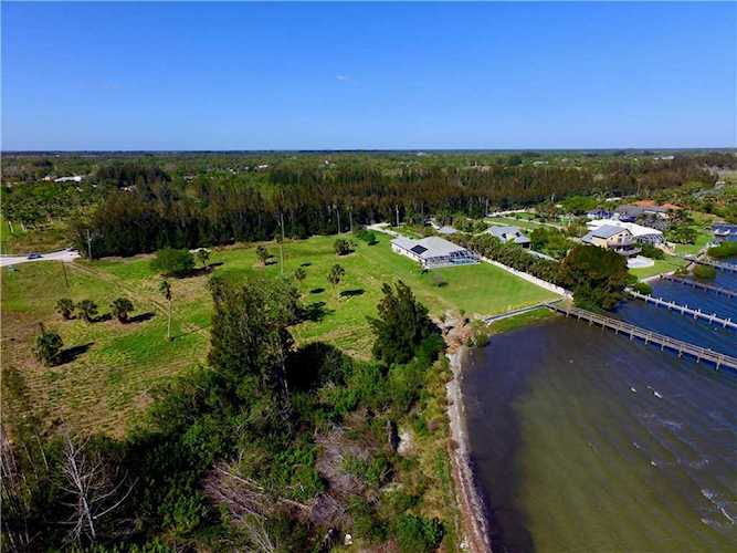 8770 44th Ave Sebastian, FL 32958
