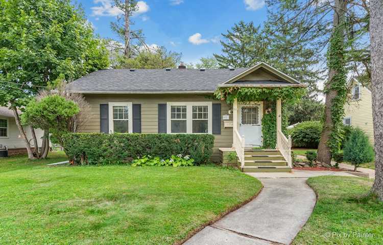513 Lyon Ave Wheaton, IL 60187