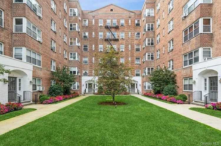 1 Bronxville Rd #5F Bronxville, NY 10708
