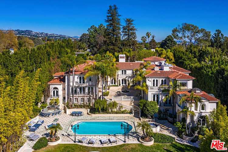 277 St Pierre Rd Los Angeles, CA 90077