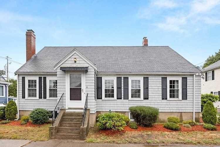 4 Martinack Ave Peabody, MA 01960