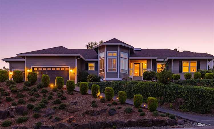 8229 128th Ave SE Newcastle, WA 98056