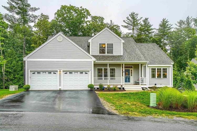 4 Vale Ct Amherst, NH 03031