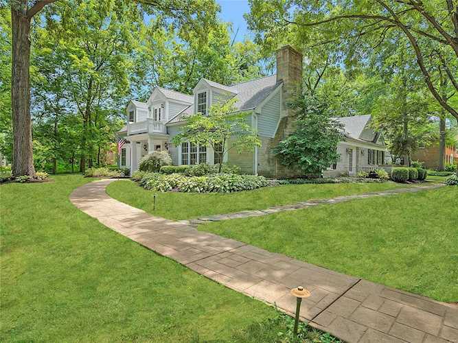 2 Frontenac Estates Dr Frontenac, MO 63131
