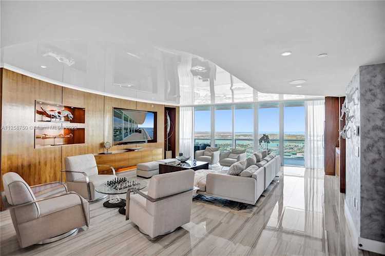 1000 S Pointe Dr #3402 Miami Beach, FL 33139