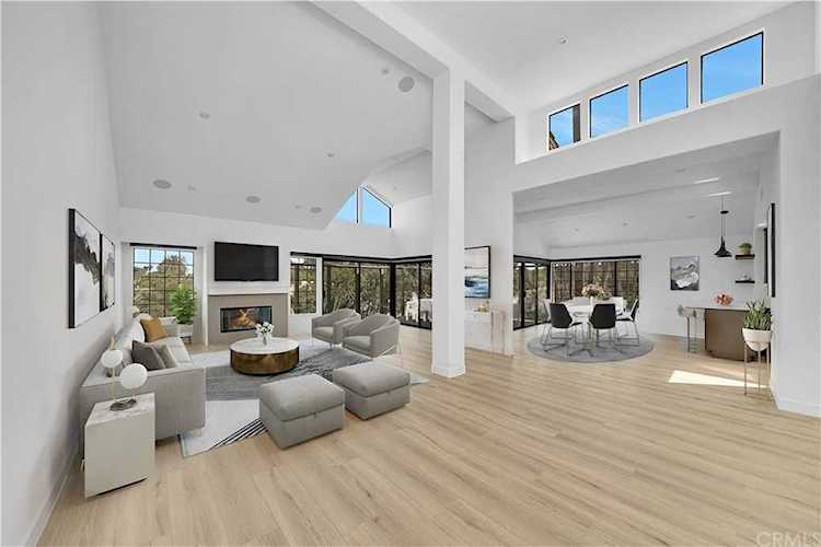 19 Sea Cove Ln #1 Newport Beach, CA 92660