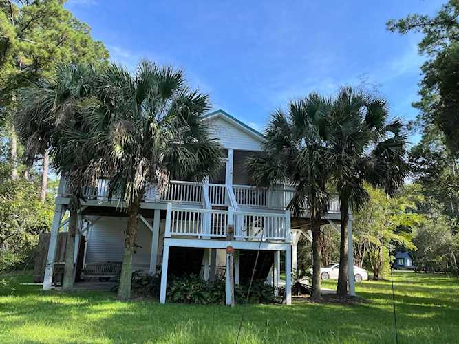 8176 Loran Ct Edisto Island, SC 29438