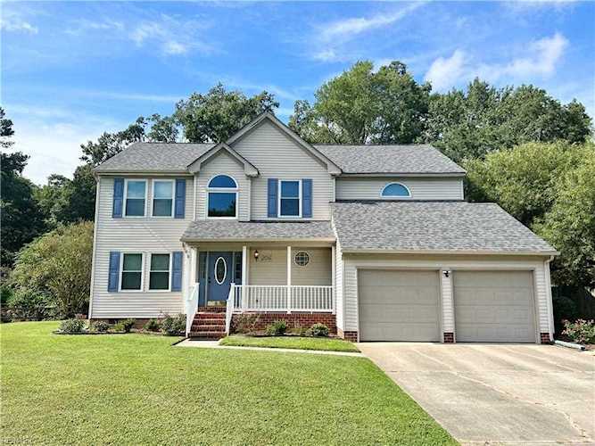 206 Hunter Green Ct Chesapeake, VA 23320 home for sale, MLS#10455936 - Crescas Real Estate Photo 1