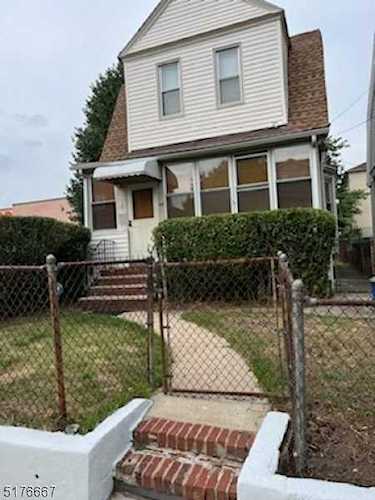 95 Shephard Ave Newark City, NJ 07112