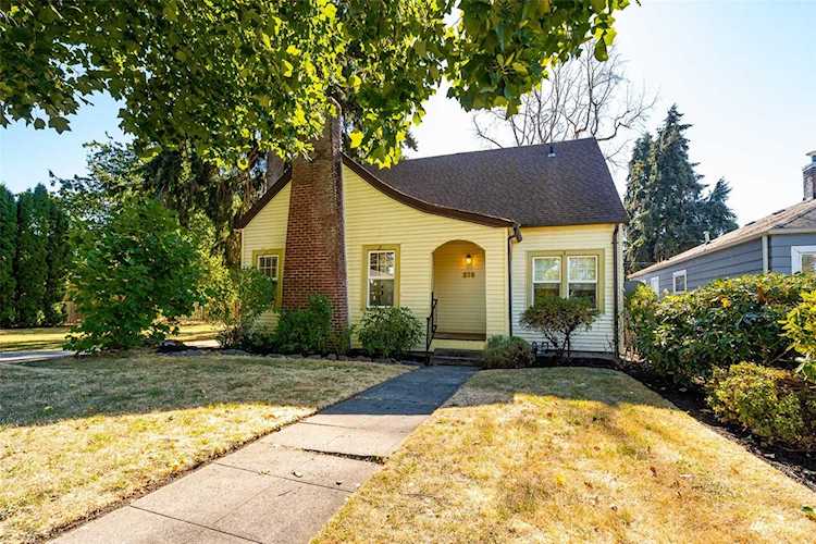 216 M St Centralia, WA 98531