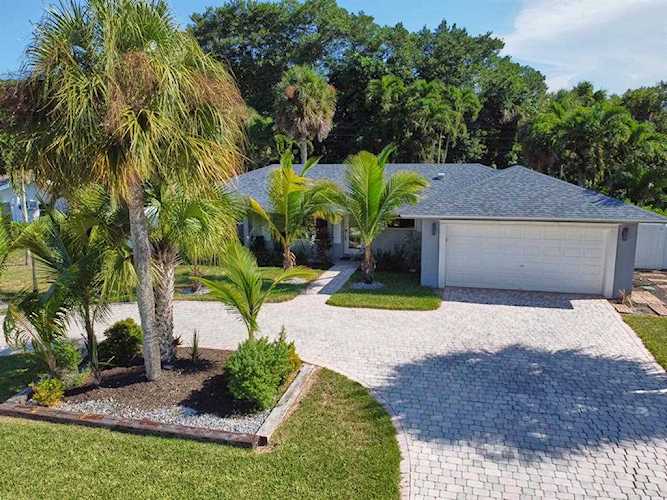 2046 S Conference Drive Boca Raton, FL 33486