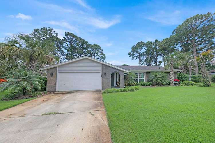42 E Country Club Dr Destin, FL 32541 | MLS 907582 Photo 1