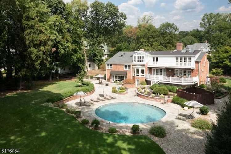 15 Hobart Rd Summit, NJ 07901