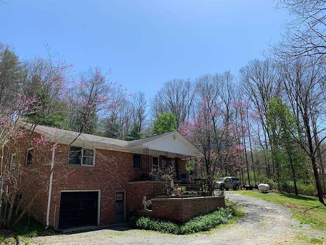 5498 Big Draft Rd White Sulphur Springs, WV 24986