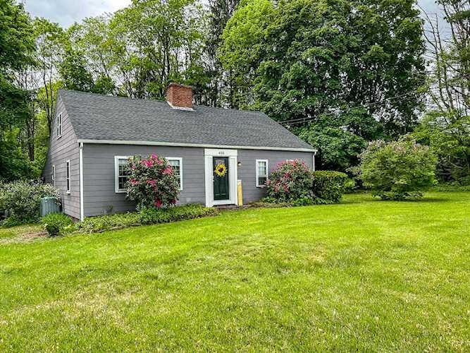 416 Middle Rd Brentwood 03833 NH | home for sale $375,000 4919645 Photo 1