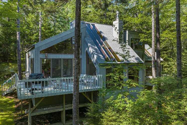 17 Schoolhouse Ledge Rd Mount Desert, ME 04662