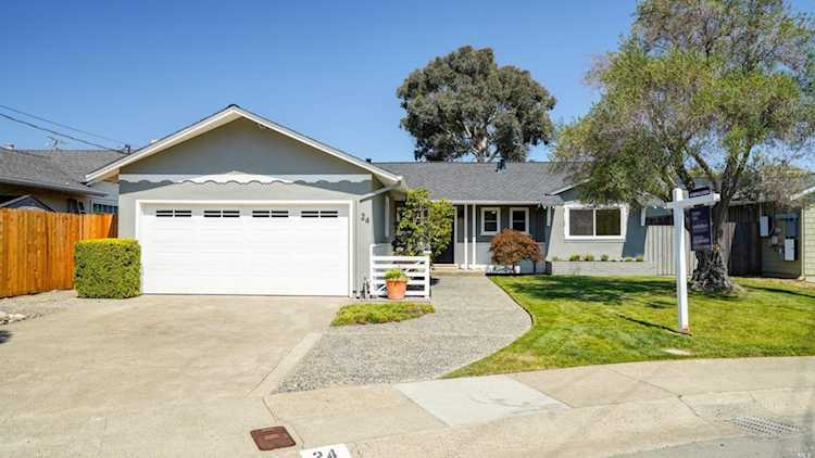 24 Estrada Lane Corte Madera, CA 94925