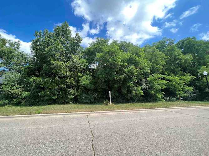 3726 White Pine Dr Janesville, WI 53545