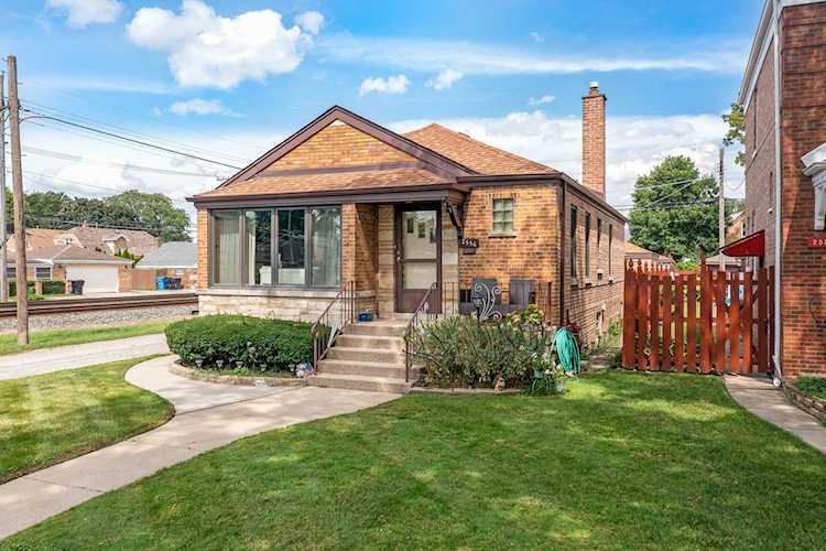 2556 W 104th St Chicago, IL 60655